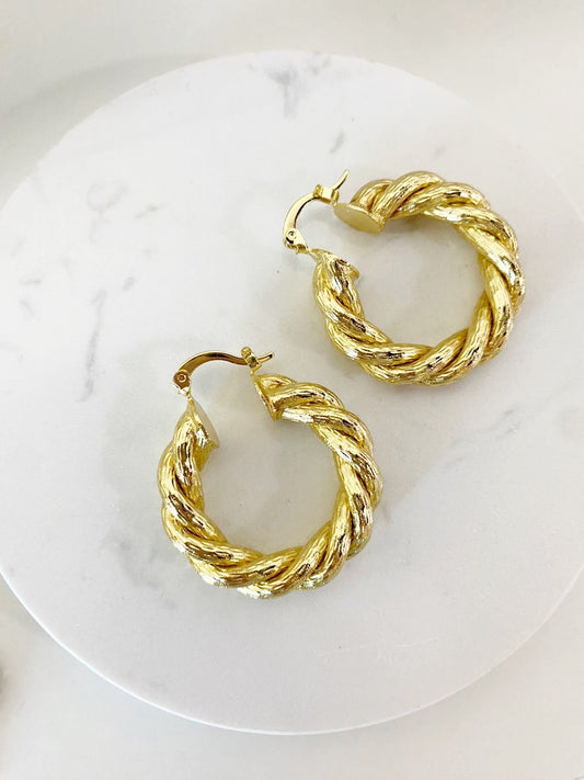 Zarcillo Golden Hoop Twisted